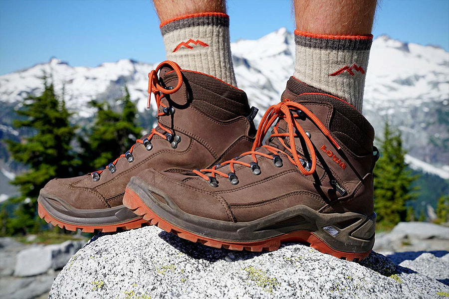 Ultra-light & waterproof hiking boots