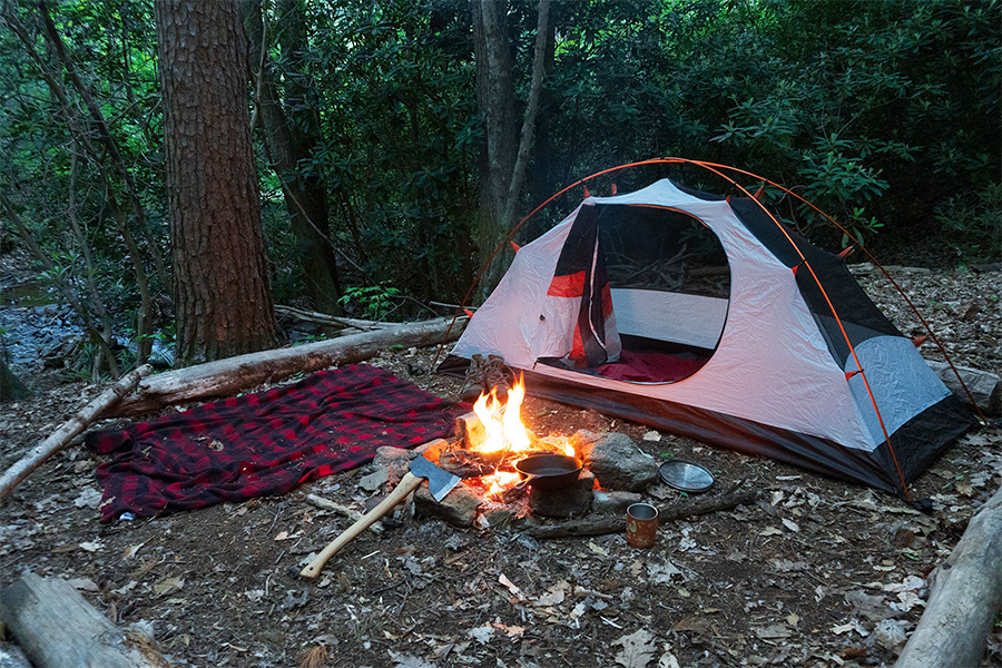 How to pick the ideal primitive campsite?